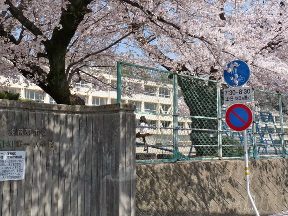 那加第一小学校