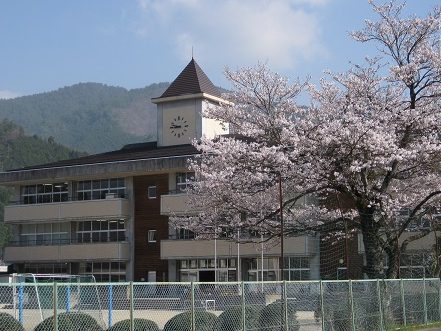 郡上市立口明方小学校