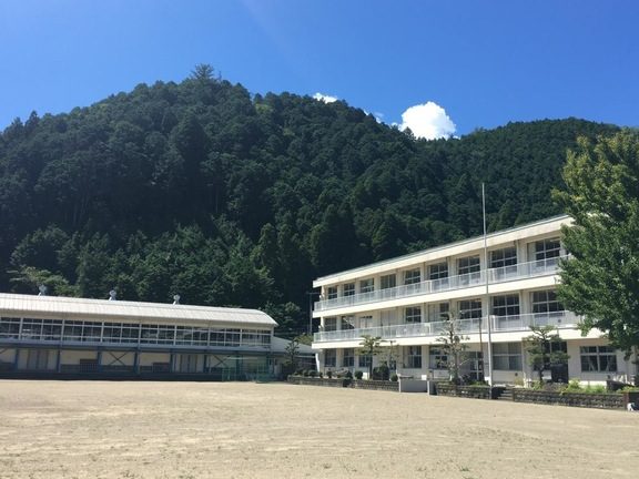 郡上市立吉田小学校