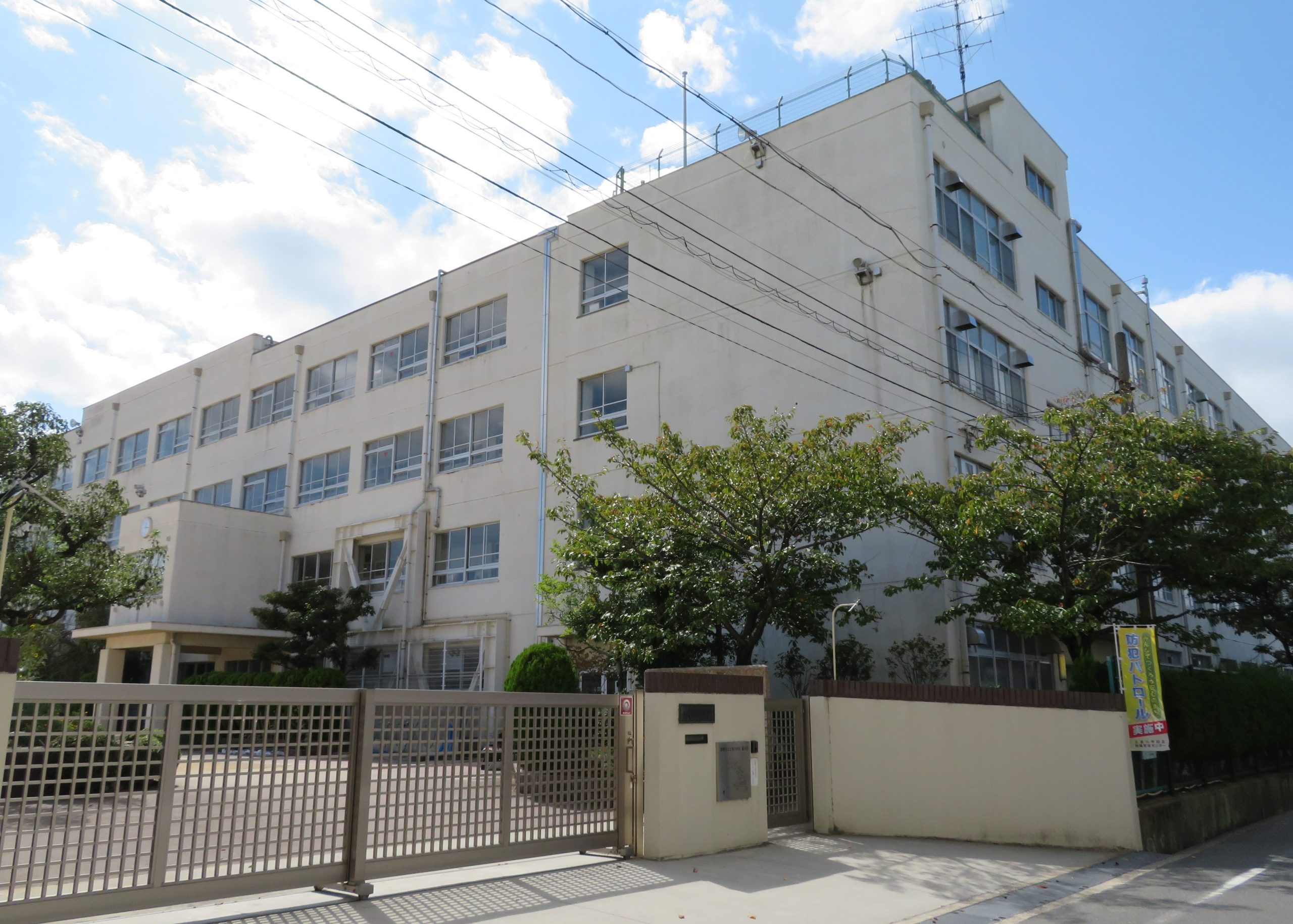 高槻市立土室小学校