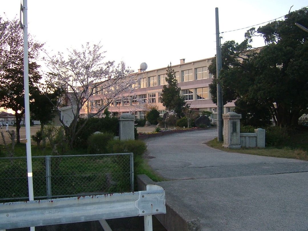 鳥取市立世紀小学校