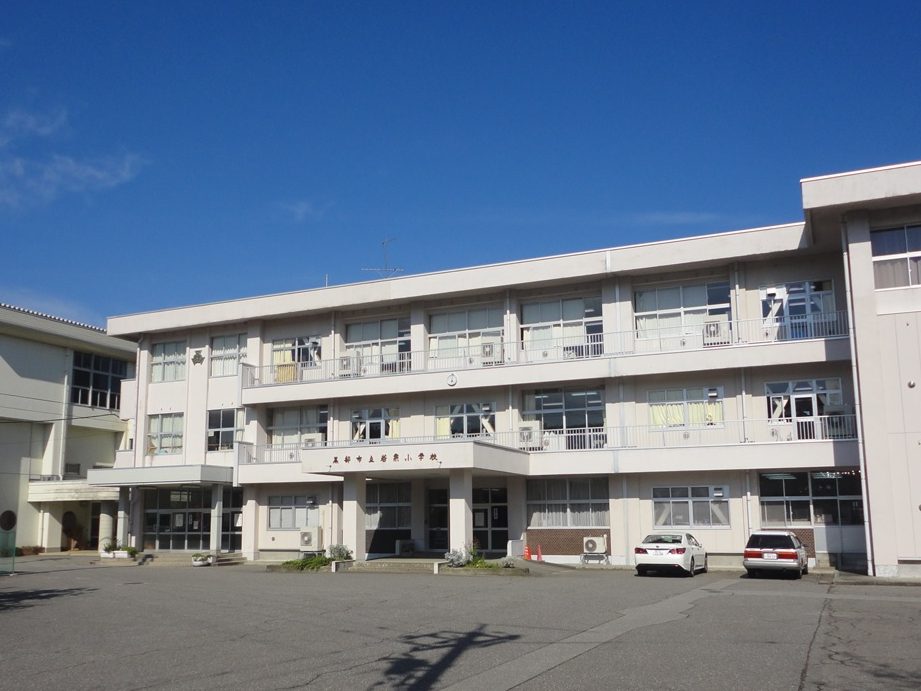 黒部市立若栗小学校